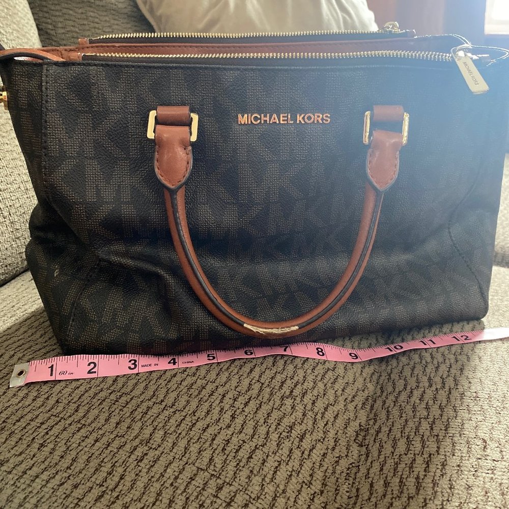 Michael kors brown logo medium purse